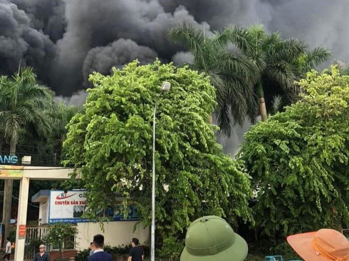 Hiện trường vụ cháy. Ảnh người dân chia sẻ.