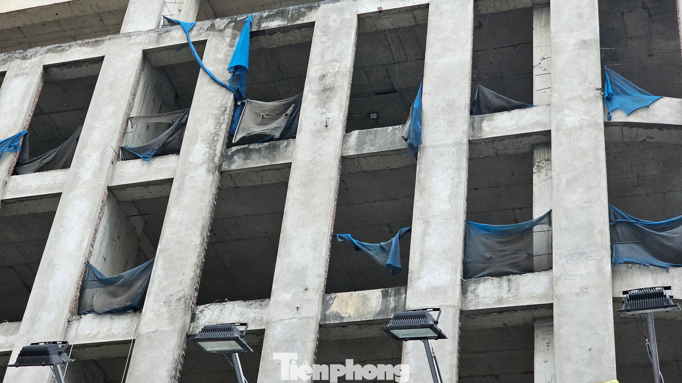 Dự án xuống cấp, bỏ hoang nhiều năm khiến bộ mặt đô thị trở nên nhếch nhác.