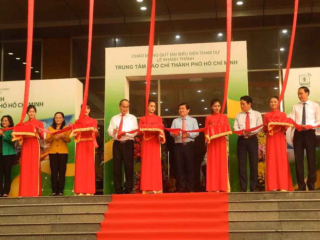 Ông Từ Lương làm Giám đốc Trung tâm báo chí TPHCM ảnh 1