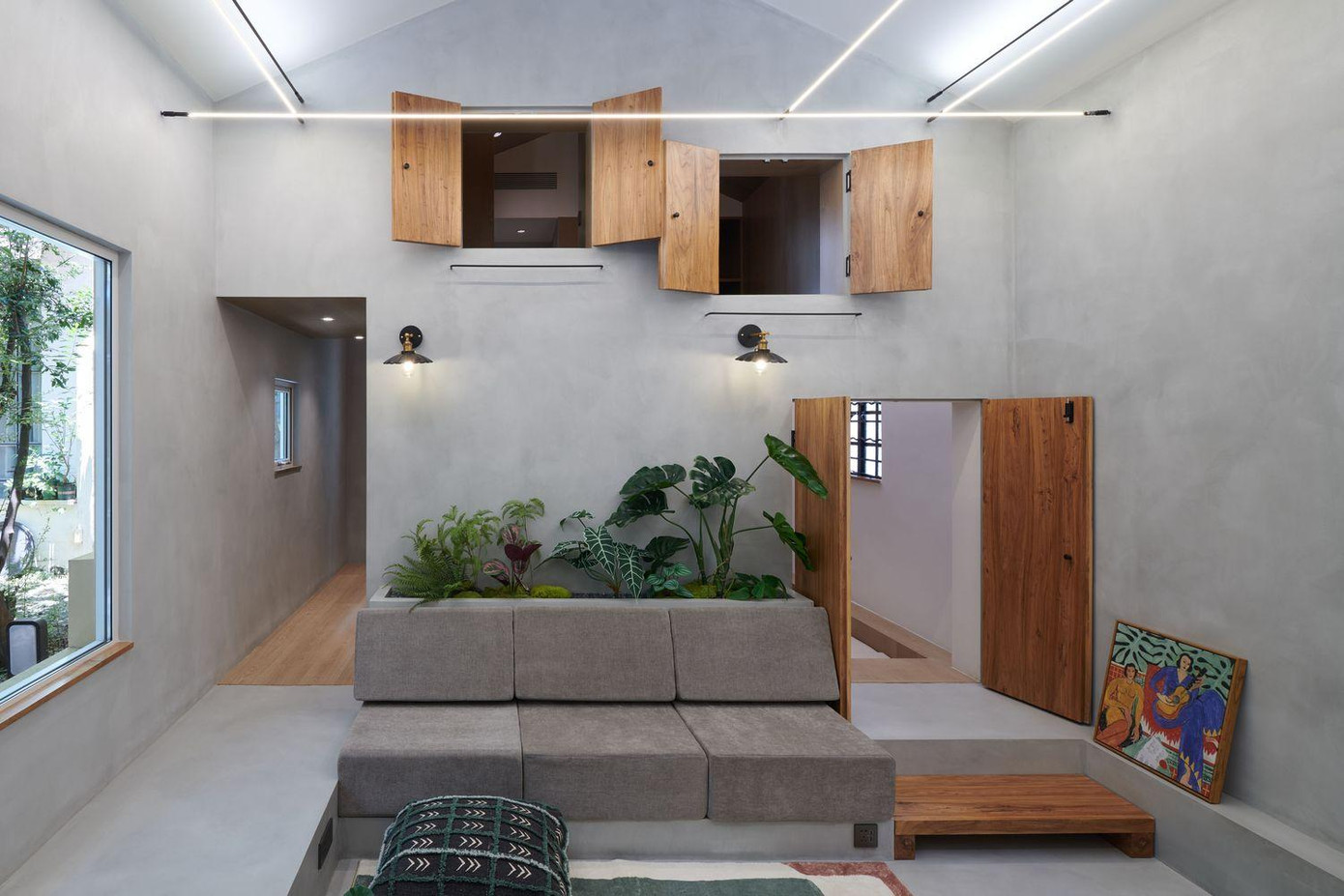 Để tận dụng tối đa ánh sáng tự nhiên cho ngôi nhà cũ, các kiến trúc sư thay thế toàn bộ cửa cũ bằng cửa kính trong suốt.