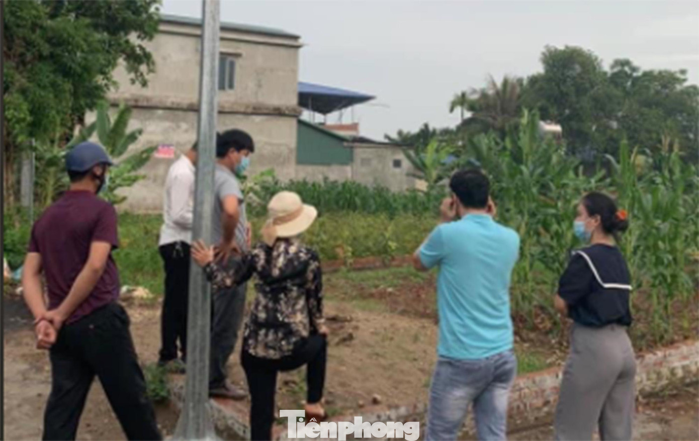 Chuyên gia cảnh báo, trước khi xuống tiền mua đất, nhà đầu tư cần phải thật sự cẩn trọng, phân tích kĩ vấn đề pháp lý, cơ sở hạ tầng, so sánh với giá đất khu vực đang phát triển gần đó,...để có quyết định đúng đắn và khôn ngoan giữa bối cảnh dịch bệnh phức tạp.