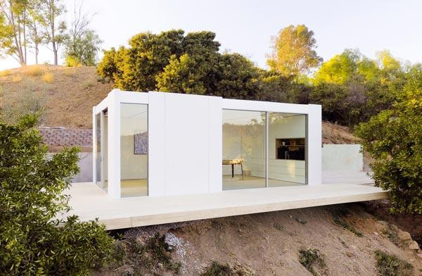 Nhà lắp ghép linh hoạt phù hợp để làm nhà trọ giá rẻ, nhà sinh tập thể, trường học,… đặc biệt phù hợp xây dựng ở những nơi vùng sâu vùng xa, những nơi đi lại khó khăn.