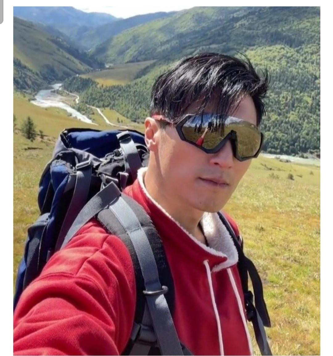 Tạ Đình Phong bỏ quốc tịch nước ngoài sau khi hay tin bản thân nằm trong danh sách có nguy cơ bị cấm hoạt động nghệ thuật. Ảnh: Sina.