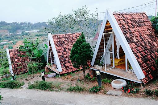 So với loại hình lưu trú khác, kinh doanh homestay có nhiều ưu thế, nổi trội nhất là chi phí đầu tư linh hoạt, chỉ từ vài chục triệu đồng nên mô hình kinh doanh này được xem là “miền đất hứa" dành cho người mới. Tuy nhiên sau thời gian dài chịu ảnh hưởng của dịch bệnh, hàng loạt homestay đang được rao bán vì áp lực tài chính. (Ảnh minh họa: internet)