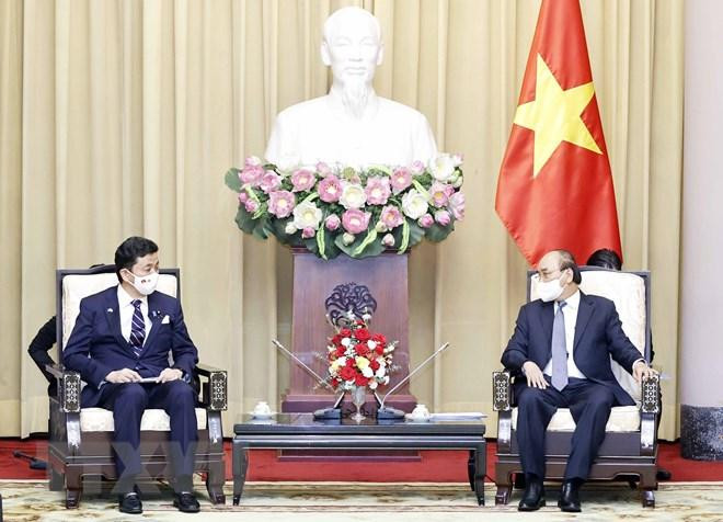 Chủ tịch nước Nguyễn Xuân Phúc tiếp Bộ trưởng Quốc phòng Nhật Bản. (Ảnh: Thống Nhất/TTXVN)