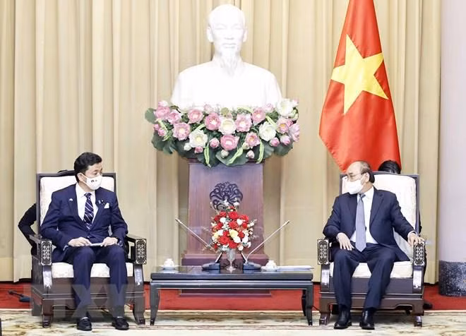 Chủ tịch nước Nguyễn Xuân Phúc tiếp Bộ trưởng Quốc phòng Nhật Bản. (Ảnh: Thống Nhất/TTXVN)