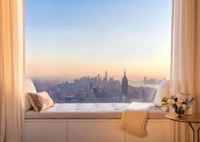 Năm 2020, Eduard Slinin, một cư dân được bầu vào HĐQT cho biết chi phí bảo trì đã tăng khoảng 300% trong hai năm và sự cố liên quan đến nước vào năm 2018 khiến tòa nhà tiêu tốn 9,7 triệu USD để sửa chữa. Nhưng Slinin từ chối trả lời khi được DailyMail.com tiếp cận. Năm 2020, Eduard Slinin, một cư dân được bầu vào HĐQT cho biết chi phí bảo trì đã tăng khoảng 300% trong hai năm và sự cố liên quan đến nước vào năm 2018 khiến tòa nhà tiêu tốn 9,7 triệu USD để sửa chữa. Nhưng Slinin từ chối trả lời khi được DailyMail.com tiếp cận.