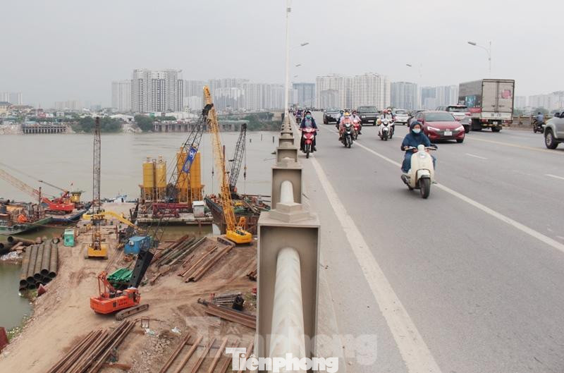 Cầu đã khởi công xây dựng vào tháng 1/2021 và dự kiến hoàn thành trong quý II/2023. Đây là 1 trong 6 công trình giao thông trọng điểm của Hà Nội, được thành phố cho phép thi công trong thời gian giãn cách để bảo đảm tiến độ, chất lượng. Cầu đã khởi công xây dựng vào tháng 1/2021 và dự kiến hoàn thành trong quý II/2023. Đây là 1 trong 6 công trình giao thông trọng điểm của Hà Nội, được thành phố cho phép thi công trong thời gian giãn cách để bảo đảm tiến độ, chất lượng.