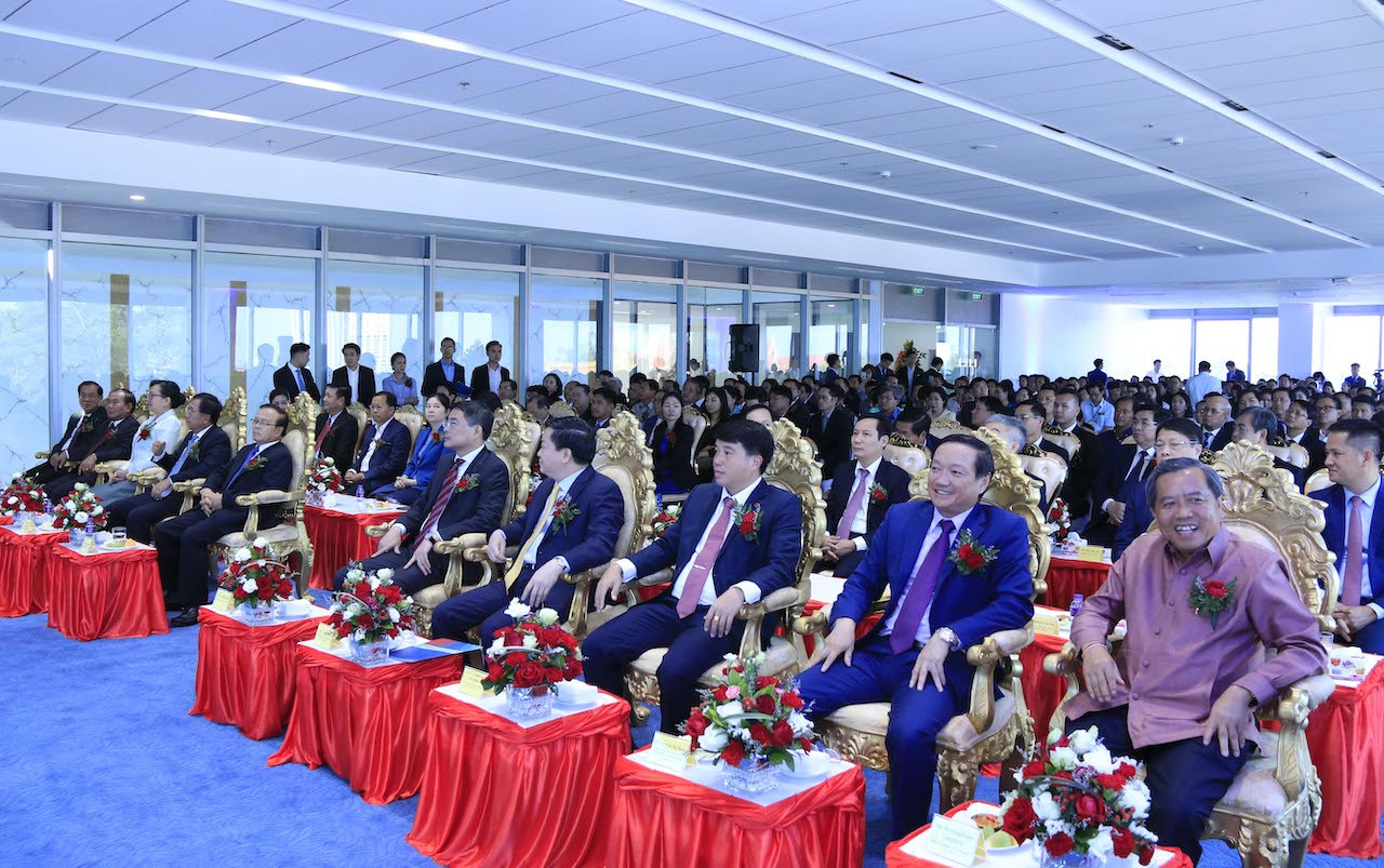 VietinBank Lào là Ngân hàng chủ lực, cầu nối thương mại đầu tư hai nước Việt-Lào ảnh 2
