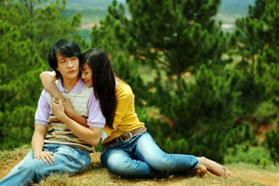 Lương Mạnh Hải và Thanh Hằng trong phim. Ảnh: TN