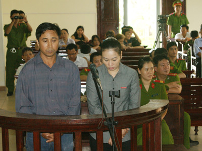 Vợ chồng Hà - Bảy trước vành móng ngựa