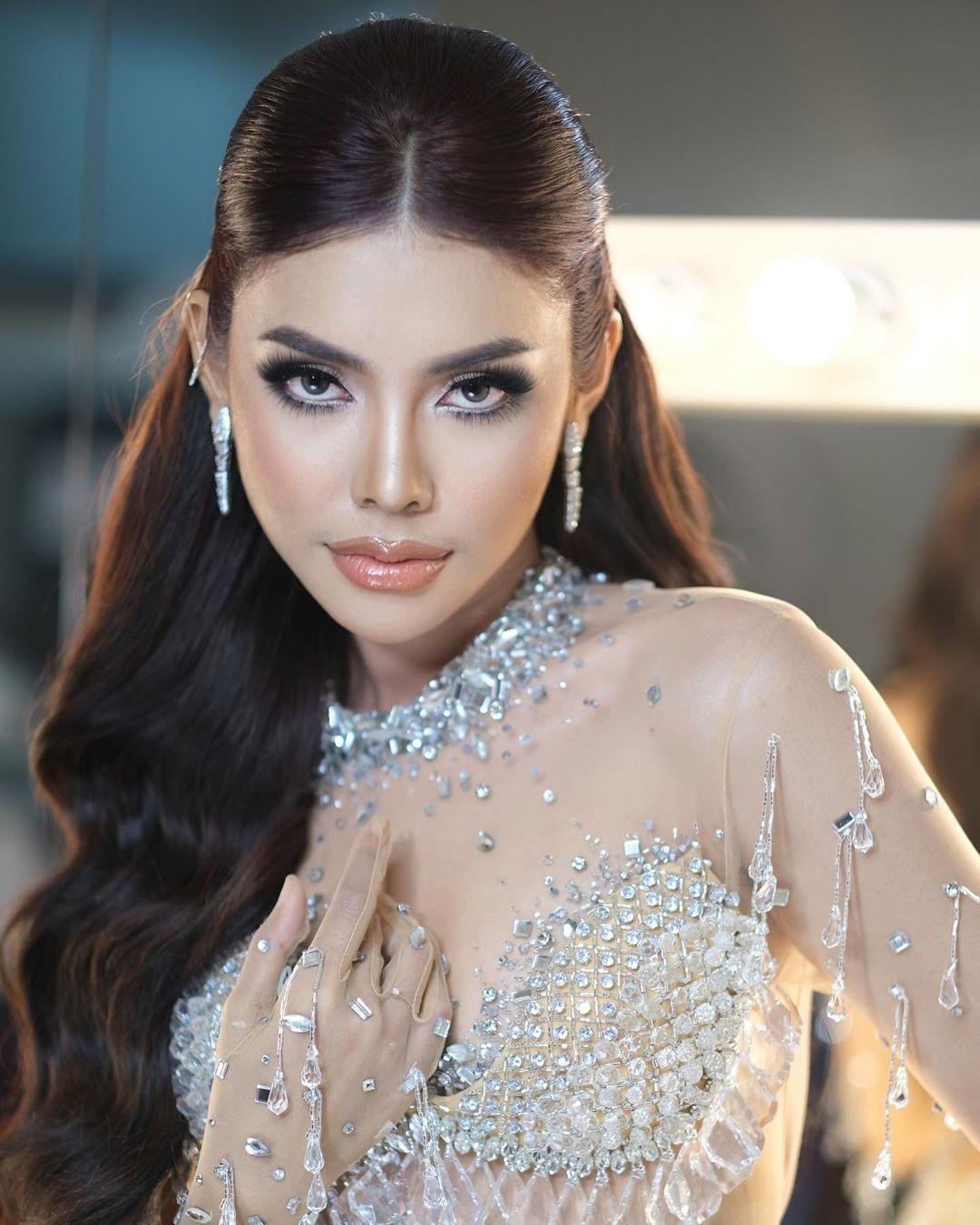 Việc Sotheary Bee đăng quang Hoa hậu Hòa bình Campuchia 2024 thu hút sự chú ý của fan Việt vì cô từng sang Việt Nam tham dự Miss Charm 2023.