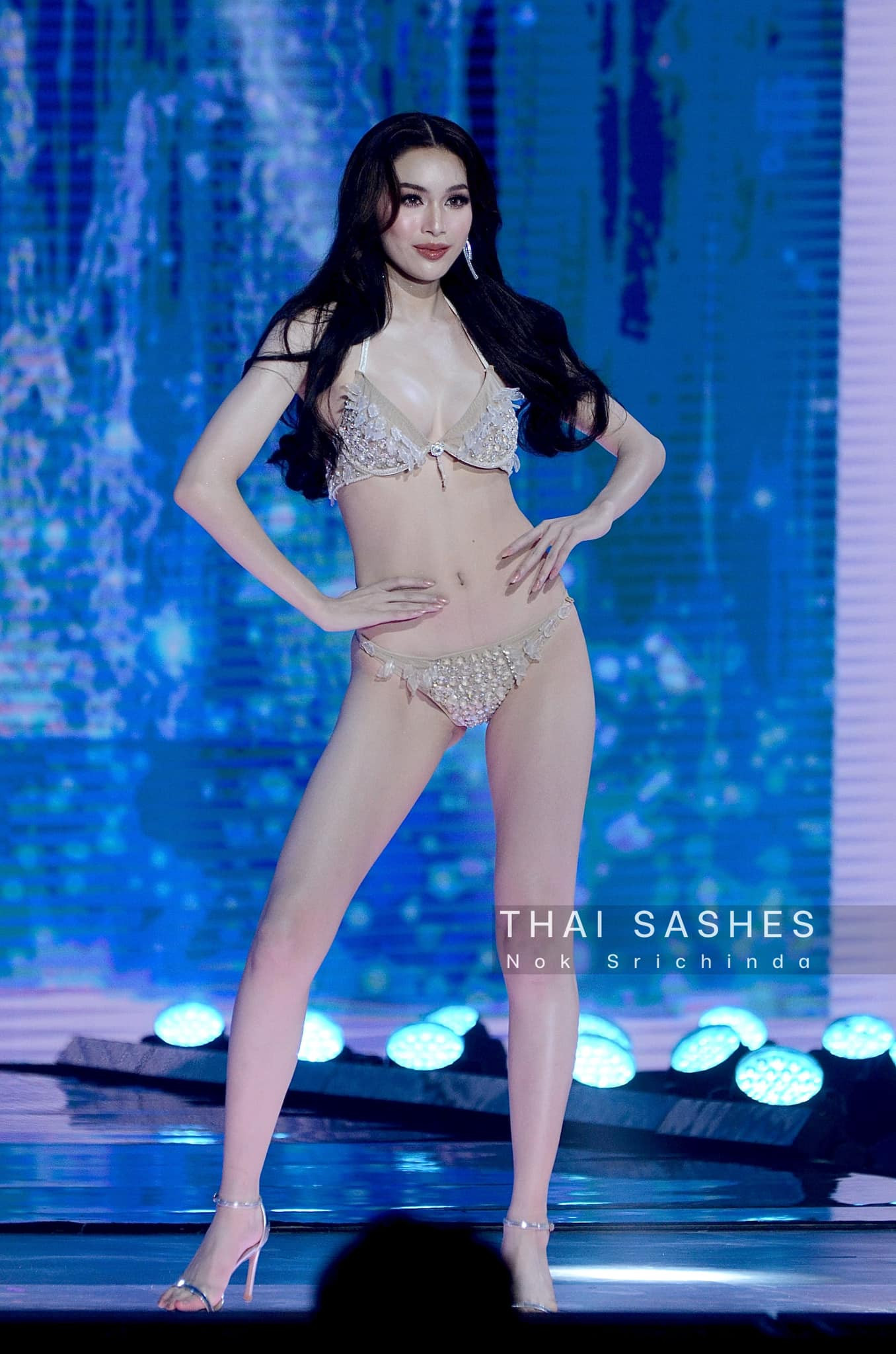 Hoa hậu Hoàn vũ Thái Lan là một trong những cuộc thi nhan sắc cấp quốc gia có cách tổ chức chuyên nghiệp, hoành tráng. Người giành chiến thắng đại diện Thái Lan dự Hoa hậu Hoàn vũ 2024. Năm ngoái, đại diện Thái Lan tại Hoa hậu Hoàn vũ 2023 là người đẹp Anntonia Porsild đã giành ngôi vị Á hậu 1. Đây là thành tích cao nhất của Thái Lan tại đấu trường Miss Universe trong 35 năm qua.