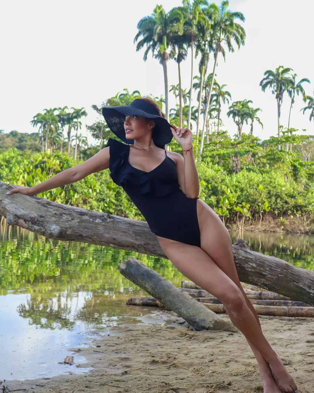 Venezuela có thành tích ấn tượng tại nhiều sân chơi nhan sắc quốc tế, trong đó có Hoa hậu Trái Đất. Họ từng hai lần đăng quang Miss Earth vào các năm 2005 và 2013.