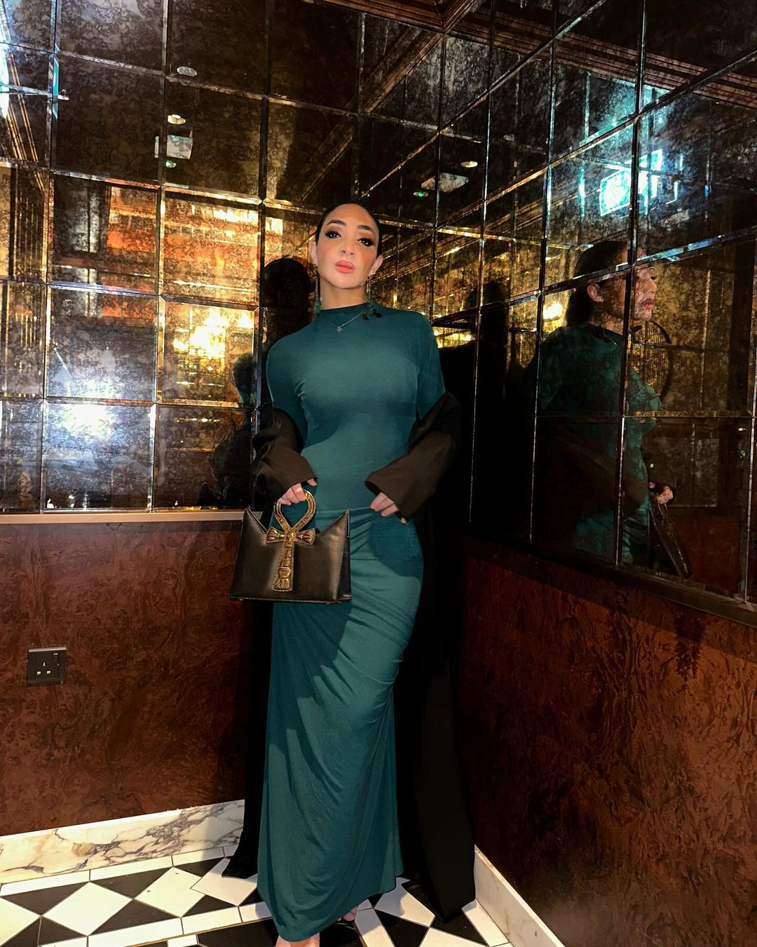 Với sức ảnh hưởng của mình, Logina Salah đang được đánh giá là ứng viên sáng giá của cuộc thi Hoa hậu Hoàn vũ Ai Cập 2024.