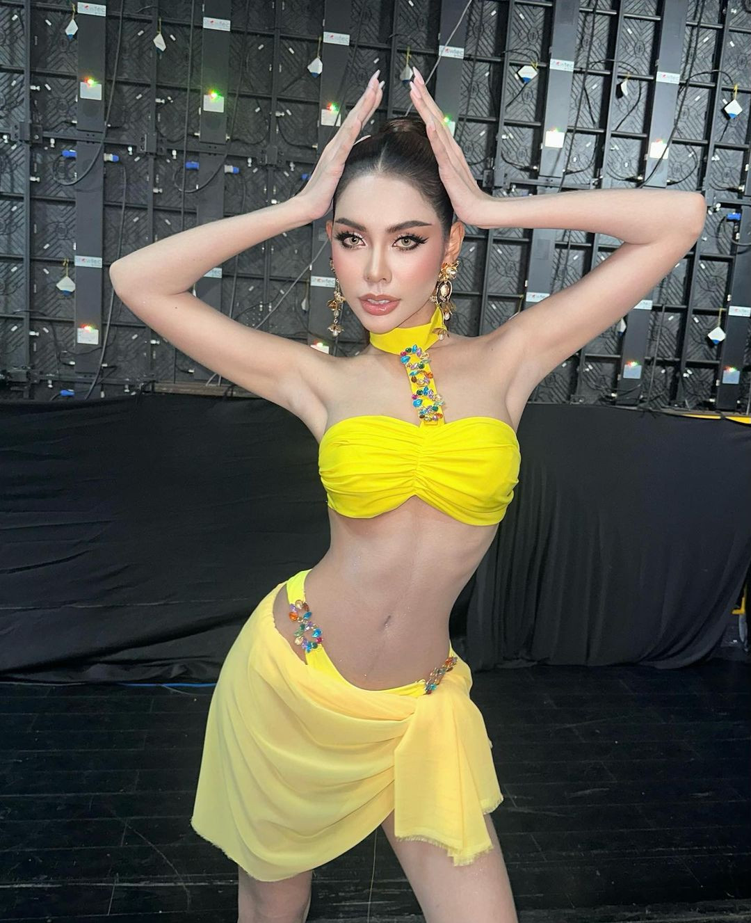 Được đánh giá cao nhưng người đẹp phải ra về trắng tay trong chung kết Miss Charm 2023. Ngay sau đó, người đẹp đã xóa danh hiệu Miss Charm Campuchia khỏi trang cá nhân.