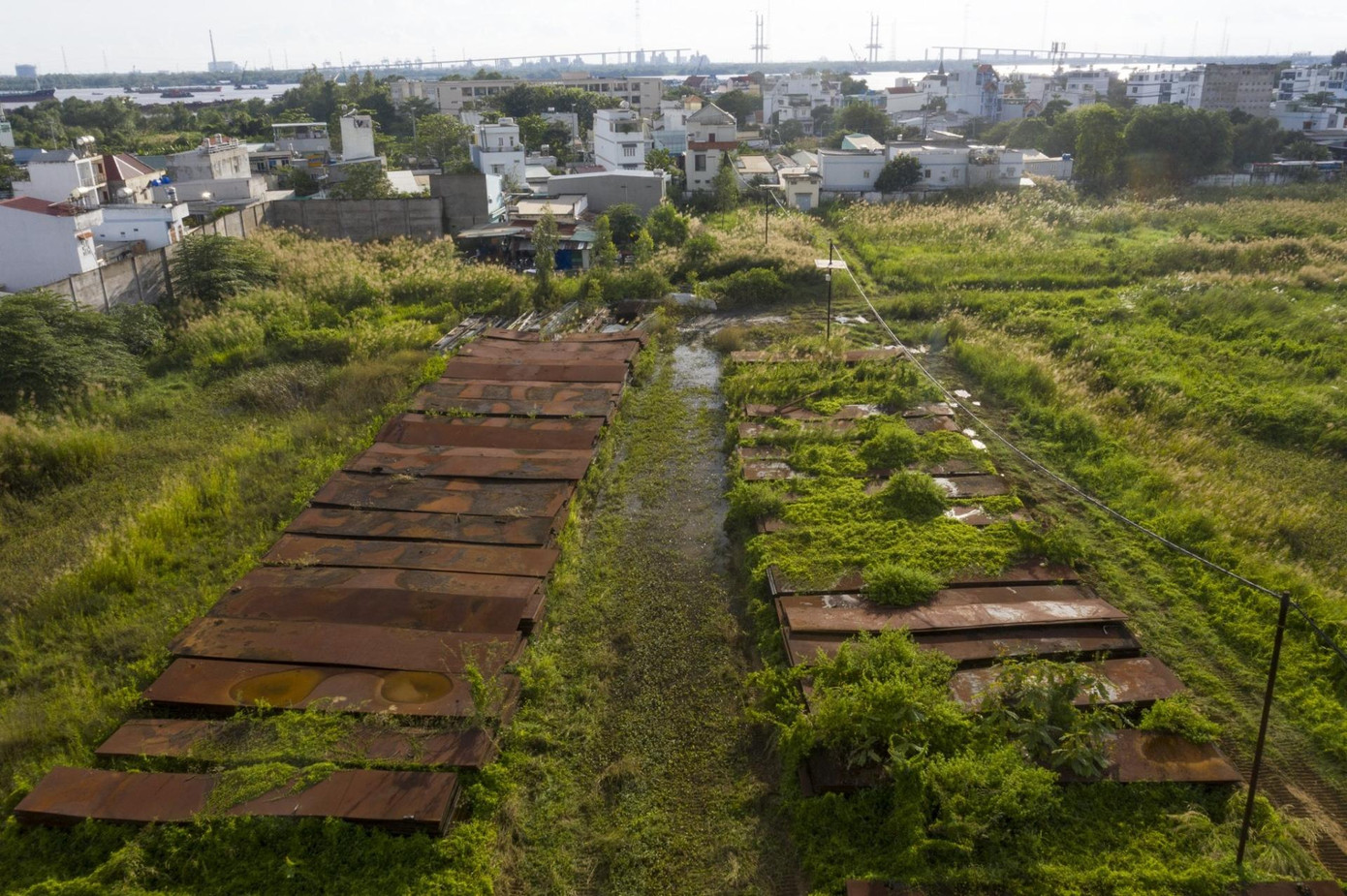 Công trình Tổng kho xăng dầu Phú Xuân - Nhà Bè được Chính phủ phê duyệt Quy hoạch phát triển hệ thống dự trữ dầu thô và các sản phẩm xăng dầu của Việt Nam đến năm 2025, tầm nhìn đến năm 2035 với sức chứa 450.000m3 do Công ty Cổ phần Kho cảng Xăng dầu Hàng không miền Nam đầu tư xây dựng với kinh phí lên đến 12.000 tỷ đồng. Công trình Tổng kho xăng dầu Phú Xuân - Nhà Bè được Chính phủ phê duyệt Quy hoạch phát triển hệ thống dự trữ dầu thô và các sản phẩm xăng dầu của Việt Nam đến năm 2025, tầm nhìn đến năm 2035 với sức chứa 450.000m3 do Công ty Cổ phần Kho cảng Xăng dầu Hàng không miền Nam đầu tư xây dựng với kinh phí lên đến 12.000 tỷ đồng.