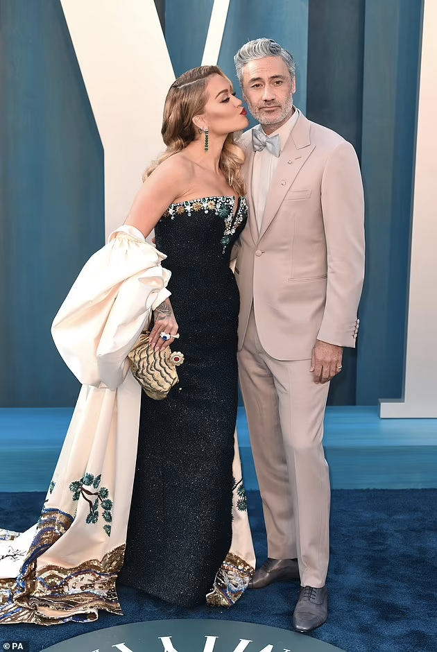 Cả hai bí mật hẹn hò từ đầu năm 2021 và đến tháng 8 cùng năm mới công khai tình cảm. Cả hai bí mật hẹn hò từ đầu năm 2021 và đến tháng 8 cùng năm mới công khai tình cảm.