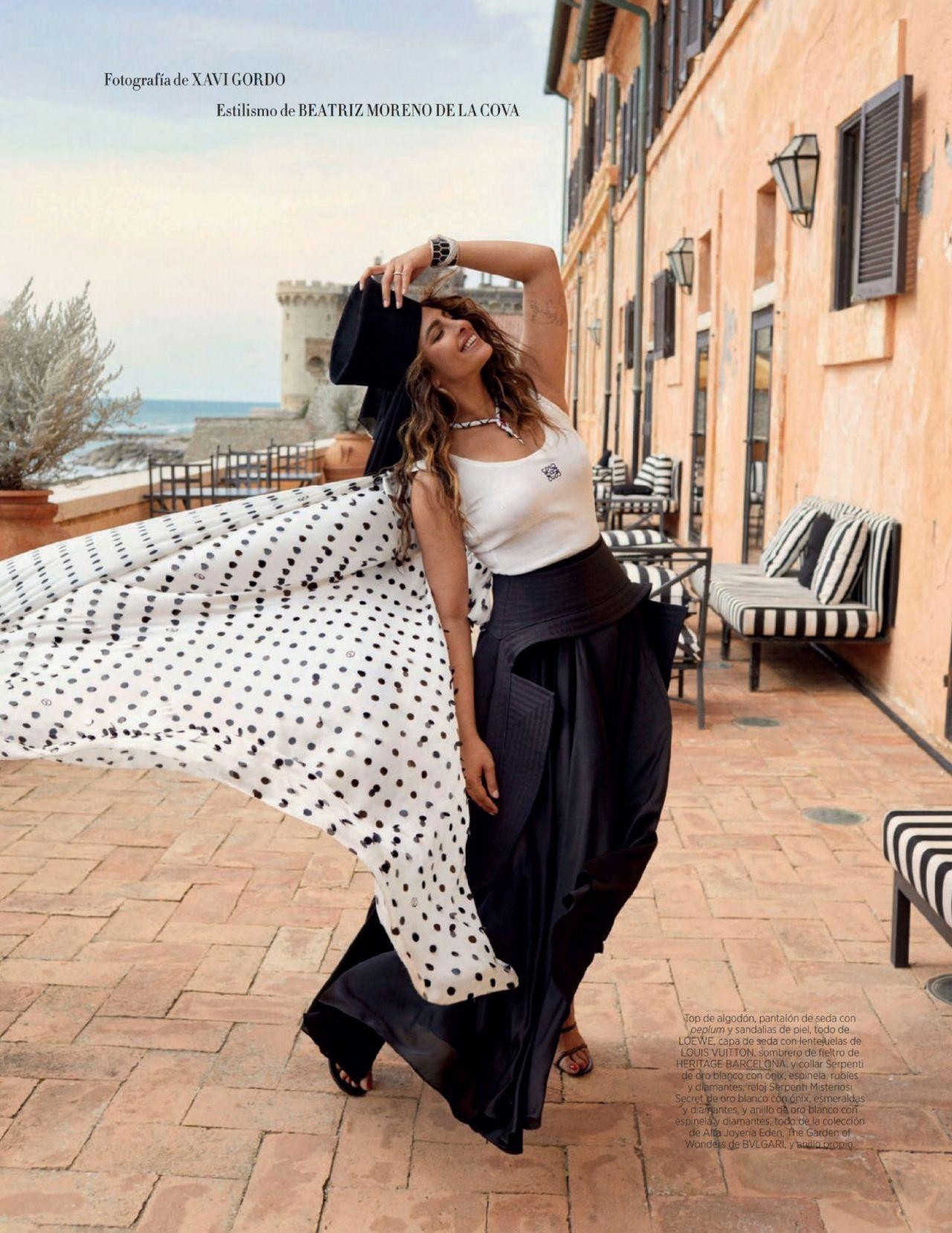 Do đó, sống mũi của cô bị sụp xuống và không còn nguyên dạng như xưa. Do đó, sống mũi của cô bị sụp xuống và không còn nguyên dạng như xưa.