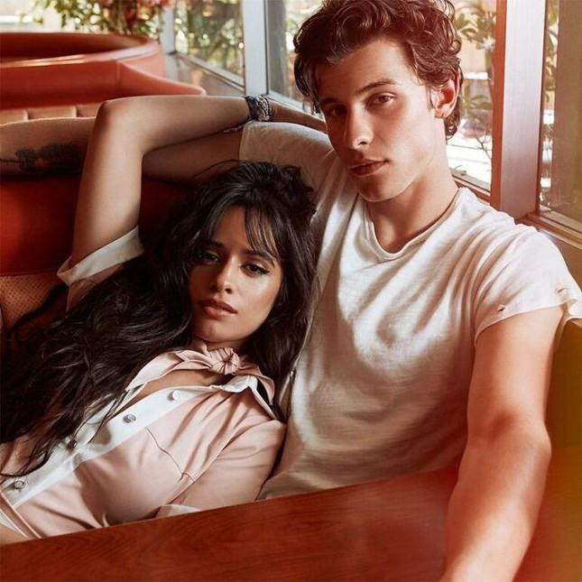 Camila Cabello và Shawn Mendes từng là cặp đôi đẹp của làng nhạc thế giới Camila Cabello và Shawn Mendes từng là cặp đôi đẹp của làng nhạc thế giới