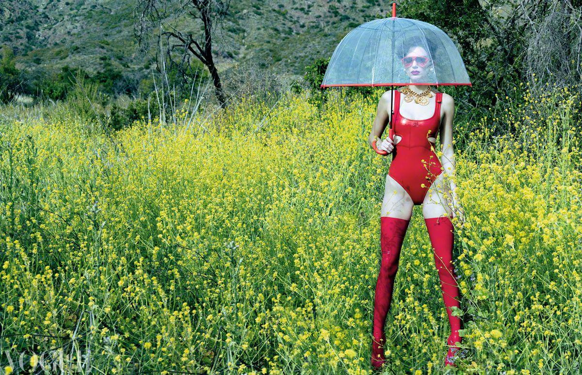 ... và body tuyệt mỹ với chiều cao 1m79...