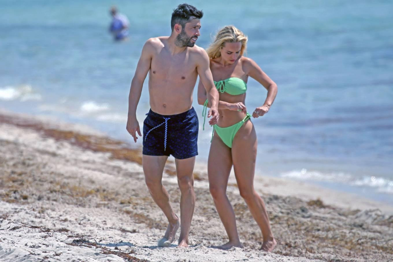 Được biết, vợ chồng nhà Messi cũng đến Tây Ban Nha tham dự đám cưới của Jordi Alba. Được biết, vợ chồng nhà Messi cũng đến Tây Ban Nha tham dự đám cưới của Jordi Alba.