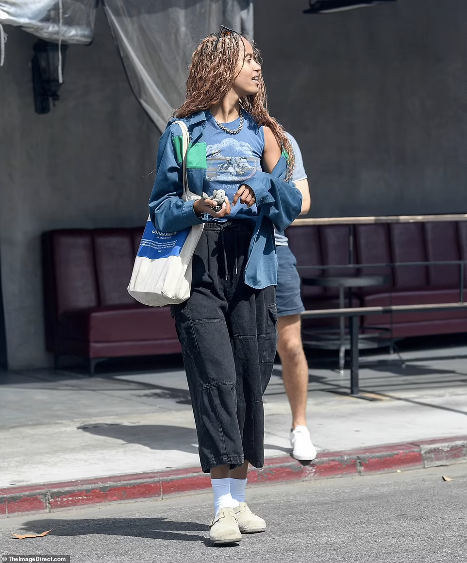 Phong cách thời trang cá tính của Malia Obama. Phong cách thời trang cá tính của Malia Obama.