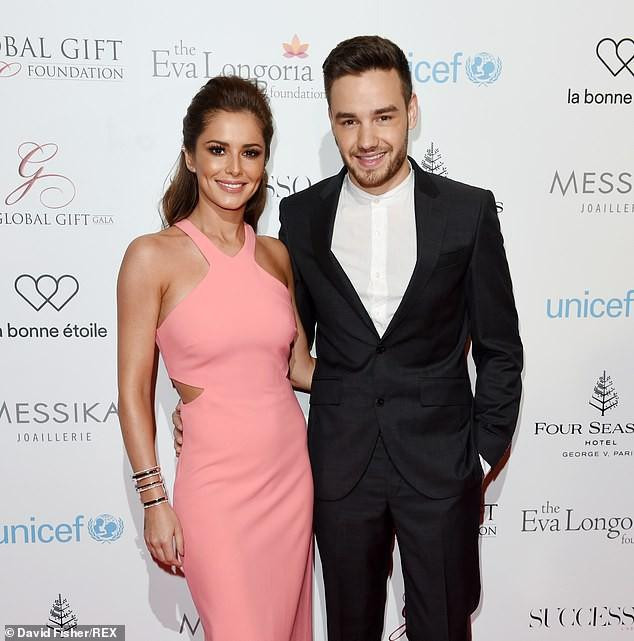 Trước đó, Liam Payne từng yêu say đắm nữ ca sĩ người Anh Cheryl. Cả hai có 1 con trai chung hiện 5 tuổi. Ảnh cặp đôi thuở còn mặn nồng (2016).