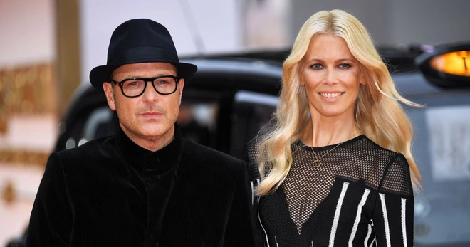 Claudia Schiffer hạnh phúc bên ông xã đạo diễn.