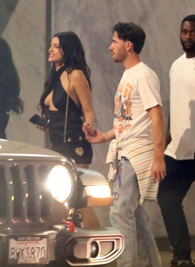 Ben Chilwell vừa lộ ảnh đi chơi với Holly Scarfone vào đầu tháng. Ben Chilwell vừa lộ ảnh đi chơi với Holly Scarfone vào đầu tháng.