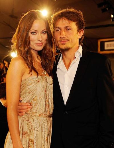 Trước đó, cô được biết đến là vợ của Hoàng tử Ý Tao Ruspoli (2003 -2011). Tao Ruspoli cũng hoạt động nghệ thuật với vai trò nhà làm phim, nhiếp ảnh gia kiêm nhạc sĩ.