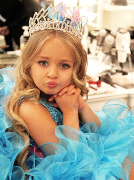 Bé Isabella Barrett