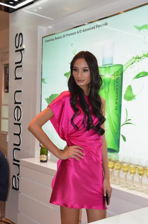 Trong khi đó Top 3 Lê Thị Thúy có vẻ mệt mỏi