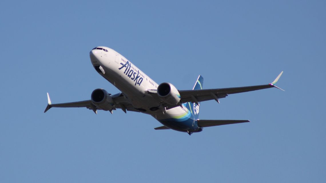 Alaska Airlines yêu cầu Boeing đền bù ít nhất 150 triệu USD. Alaska Airlines yêu cầu Boeing đền bù ít nhất 150 triệu USD.