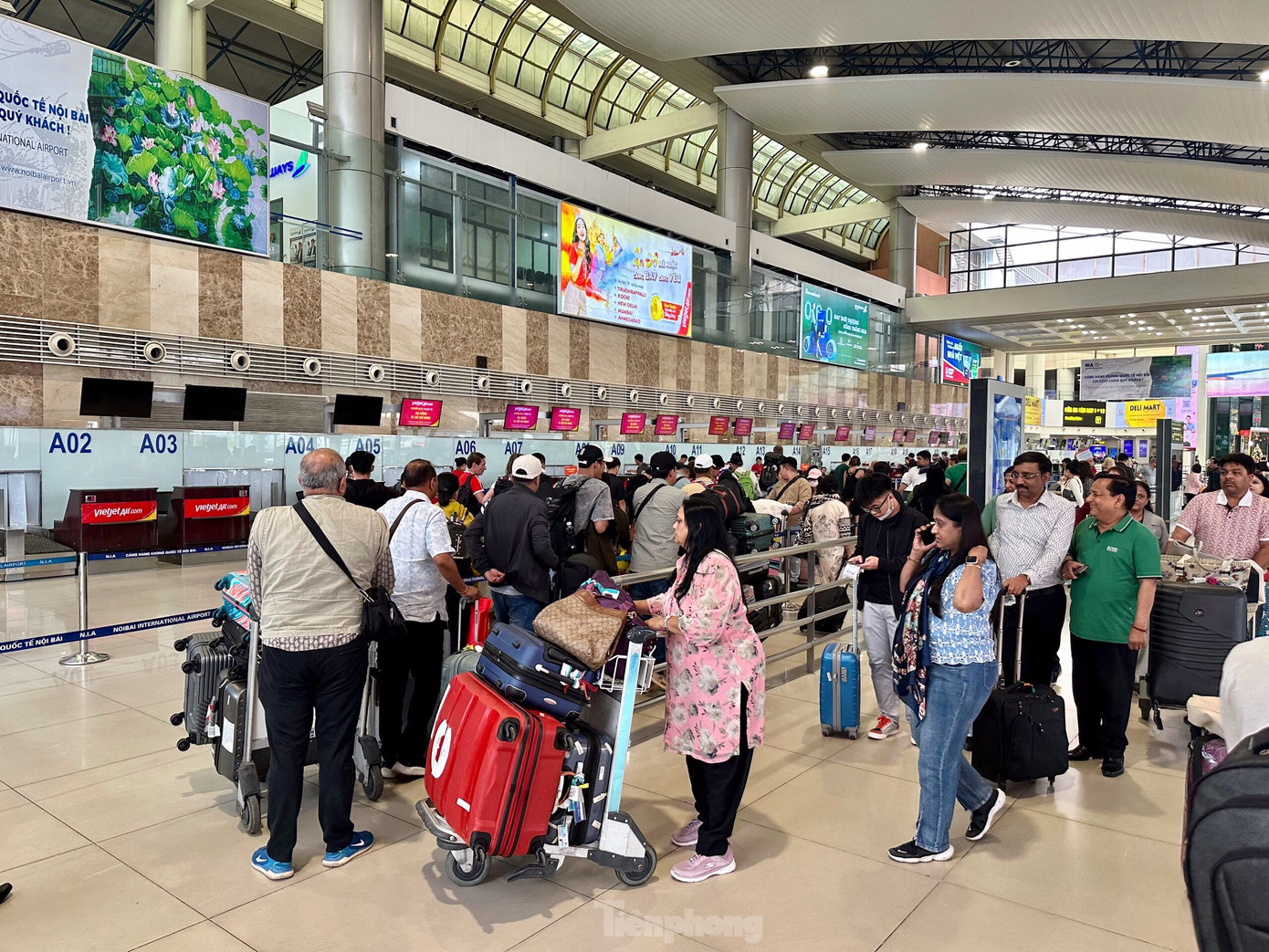 Sân bay Nội Bài - Hà Nội và Tân Sơn Nhất - TPHCM nhiều khả năng xảy ra ùn tắc cục bộ vào dịp Tết Nguyên đán.