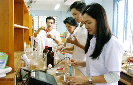 Công nghệ sinh học là một ngành học còn mới mẻ ở Việt Nam, Thủy cũng như nhiều bạn trẻ thấy khá hoang mang cho tương lai của mình sau khi ra trường. Công nghệ sinh học là một ngành học còn mới mẻ ở Việt Nam, Thủy cũng như nhiều bạn trẻ thấy khá hoang mang cho tương lai của mình sau khi ra trường