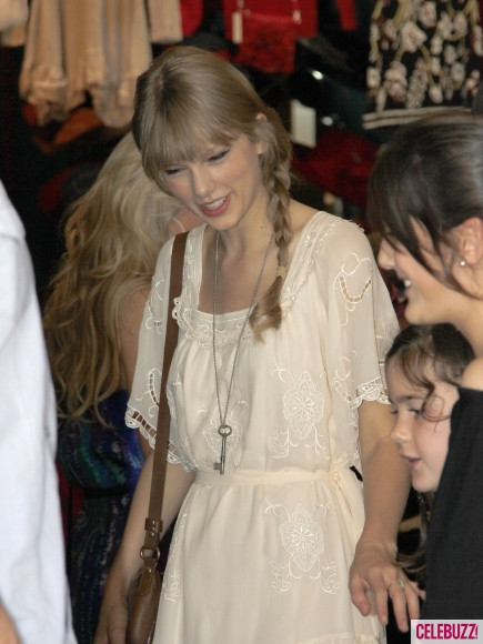 Taylor đẹp ở mọi góc nhìn