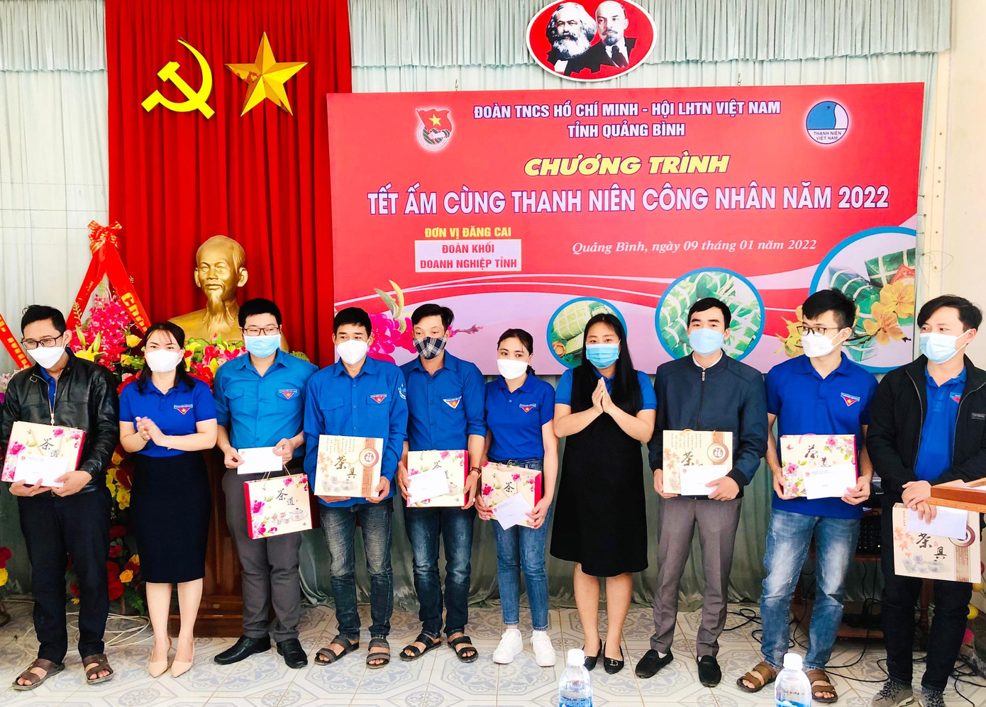 Những món quà mang nhiều ý nghĩa động viên tinh thần đoàn viên - thanh niên