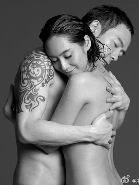 Bức ảnh khỏa thân gây tranh cãi của cặp đôi Chu Ân - Huỳnh Quán Trung