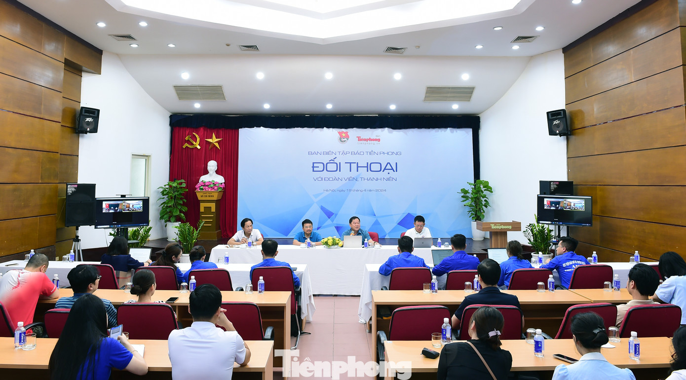 Chương trình đối thoại diễn ra tại trụ sở báo Tiền Phong (15 Hồ Xuân Hương, Hà Nội), kết nối trực tuyến tới một số điểm cầu. Ảnh: Xuân Tùng Chương trình đối thoại diễn ra tại trụ sở báo Tiền Phong (15 Hồ Xuân Hương, Hà Nội), kết nối trực tuyến tới một số điểm cầu. Ảnh: Xuân Tùng