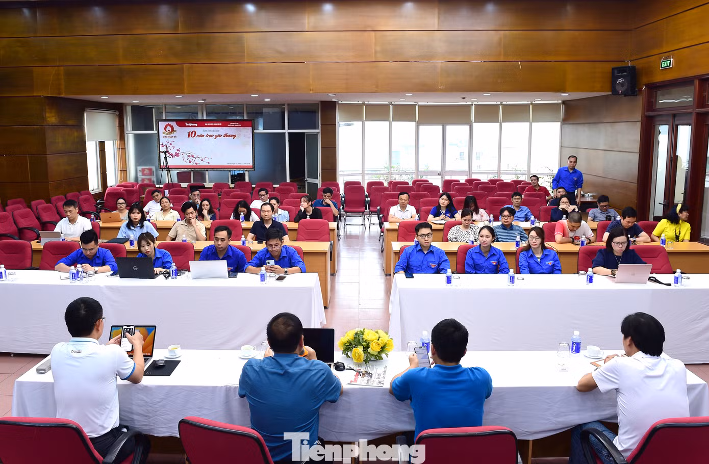 Chương trình diễn ra trực tiếp và trực tuyến.