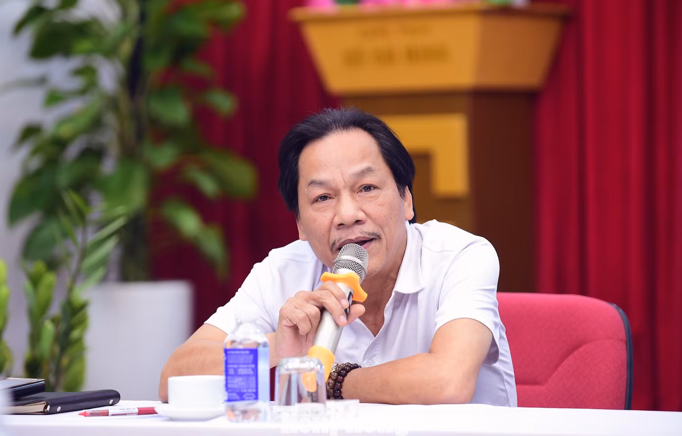 Nhà báo Lê Xuân Sơn – Bí thư Đảng uỷ, Tổng Biên tập Báo Tiền Phong; nhà báo Vũ Tiến – Phó Bí thư Đảng uỷ, Phó Tổng Biên tập Báo Tiền Phong; nhà báo Lê Minh Toản – Phó Tổng Biên tập Báo Tiền Phong; nhà báo Phùng Công Sưởng – Phó Tổng Biên tập Báo Tiền Phong (lần lượt từ trái sang, trên xuống) trao đổi tại chương trình.