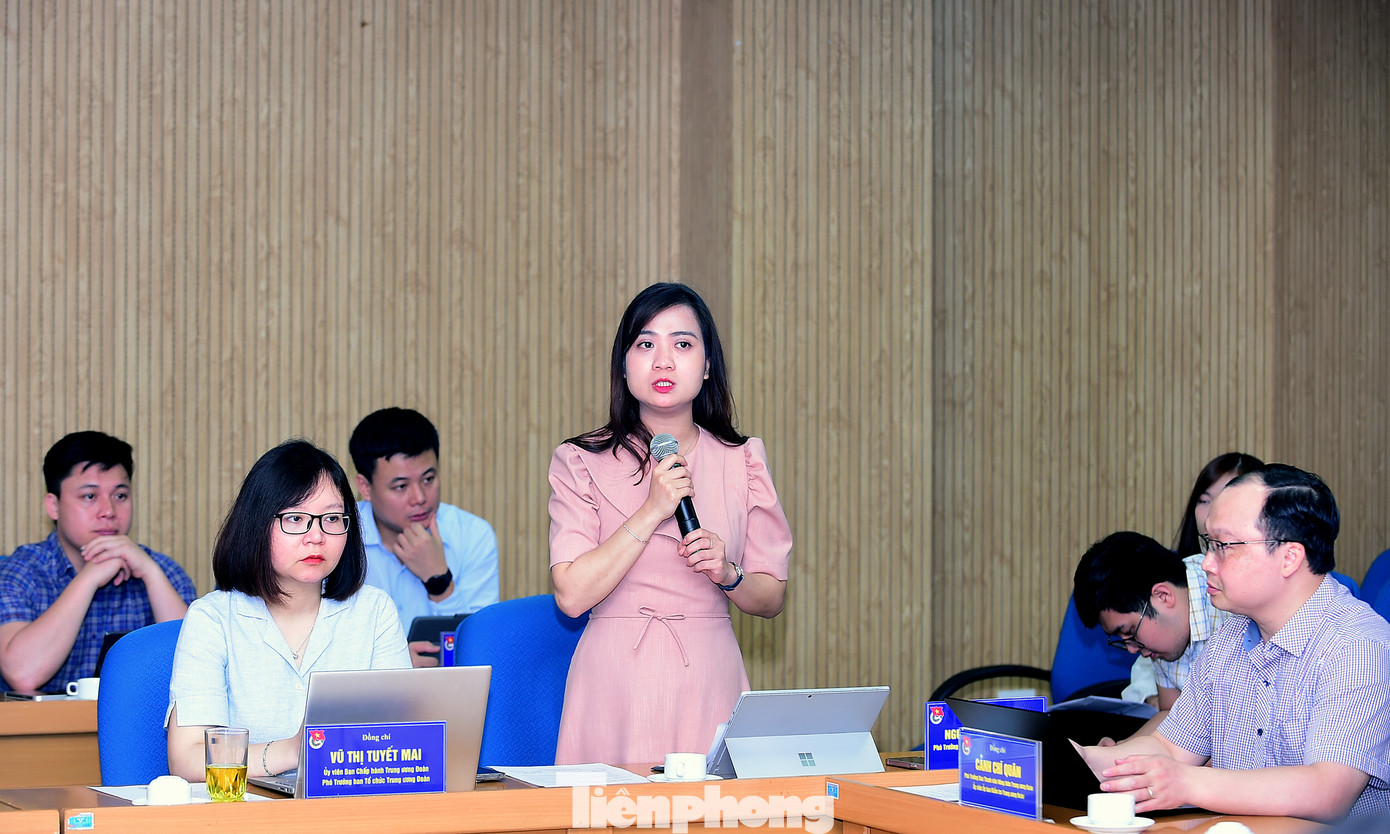 Chị Nguyễn Lưu Trà My - Phó Trưởng Ban Đoàn kết tập hợp thanh niên T.Ư Đoàn phát biểu tại chương trình. Ảnh: Xuân Tùng