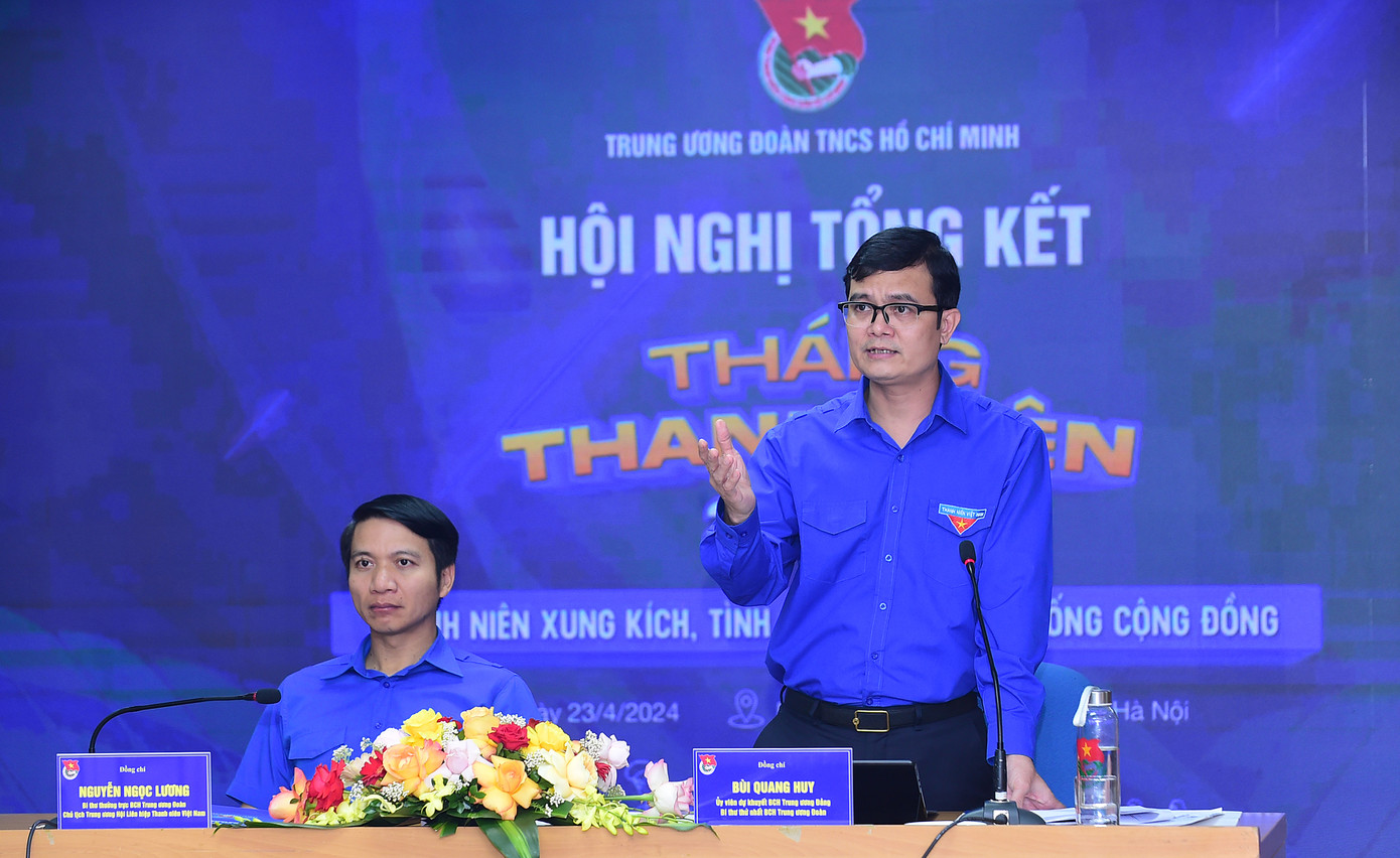 Anh Bùi Quang Huy - Bí thư thứ nhất T.Ư Đoàn và anh Nguyễn Ngọc Lương - Bí thư thường trực T.Ư Đoàn chủ trì hội nghị. Ảnh: Xuân Tùng