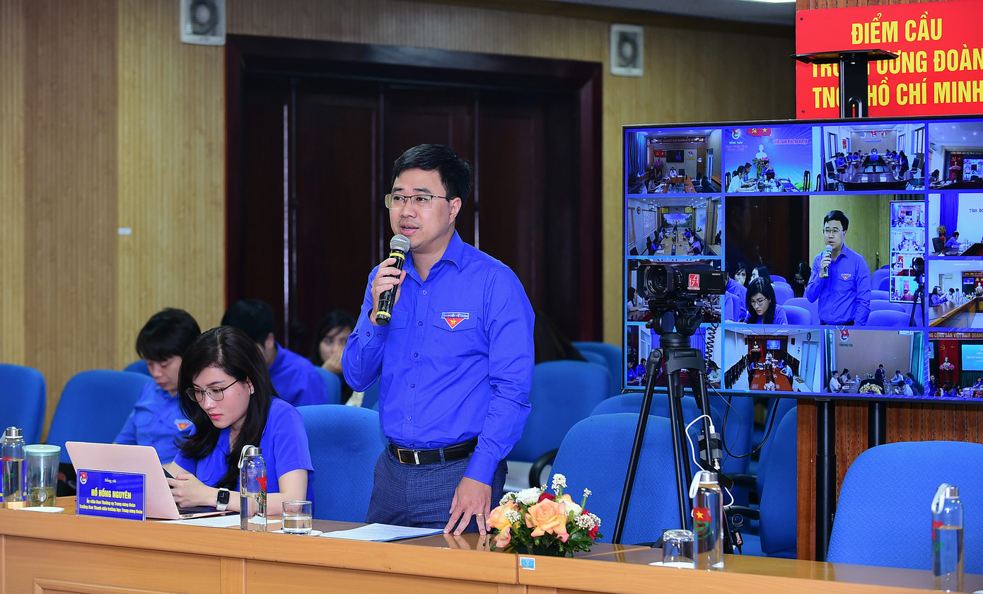 Anh Bùi Hoàng Tùng - Bí thư Đoàn Khối các cơ quan Trung ương phát biểu ý kiến tại hội nghị. Ảnh: Xuân Tùng