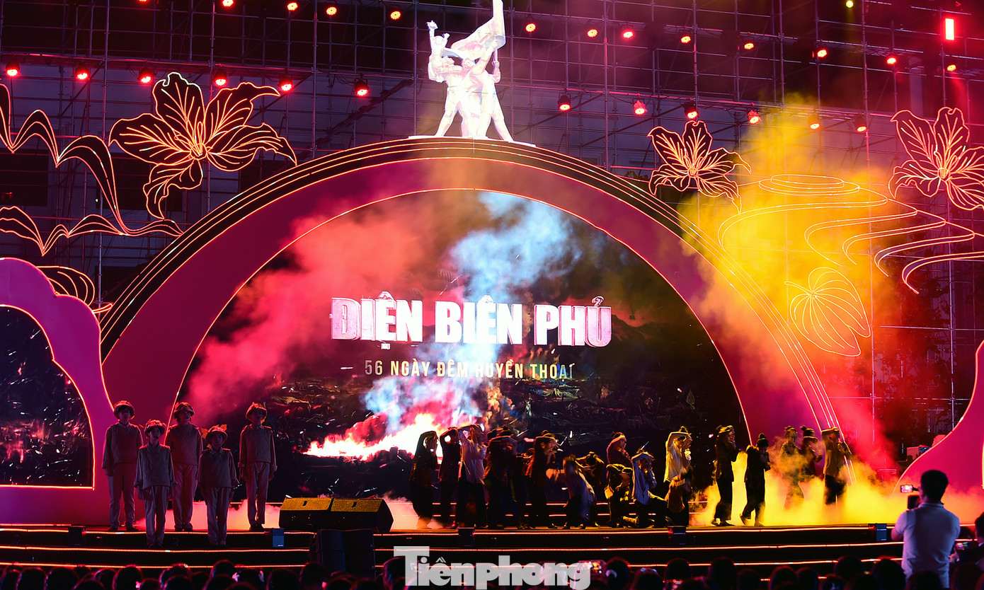 Chương trình văn nghệ tại lễ tuyên dương "Chiến sĩ nhỏ Điện Biên" toàn quốc lần thứ V. Ảnh: Xuân Tùng Chương trình văn nghệ tại lễ tuyên dương "Chiến sĩ nhỏ Điện Biên" toàn quốc lần thứ V. Ảnh: Xuân Tùng