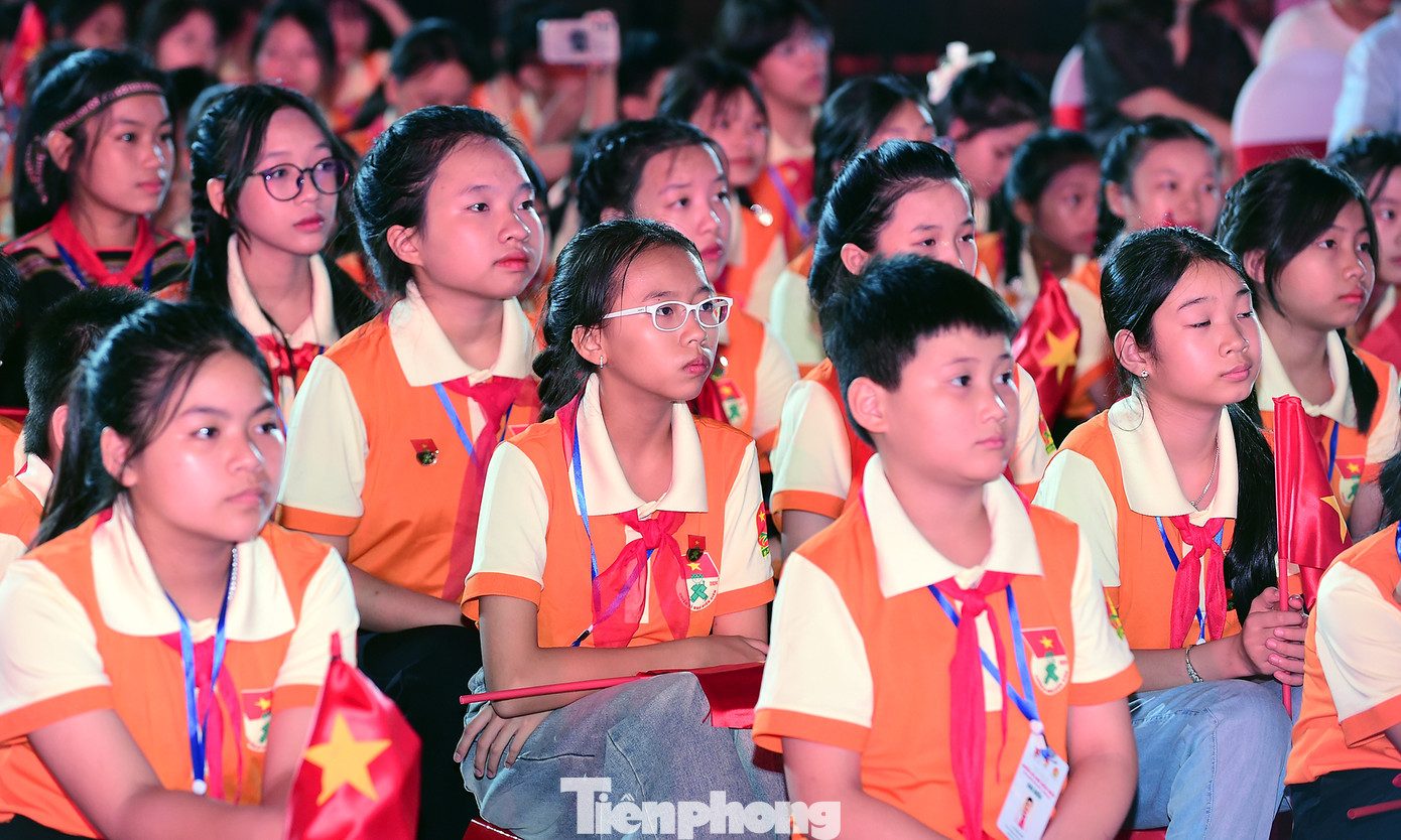 "Chiến sĩ nhỏ Điện Biên" tham dự chương trình tuyên dương. Ảnh: Xuân Tùng "Chiến sĩ nhỏ Điện Biên" tham dự chương trình tuyên dương. Ảnh: Xuân Tùng