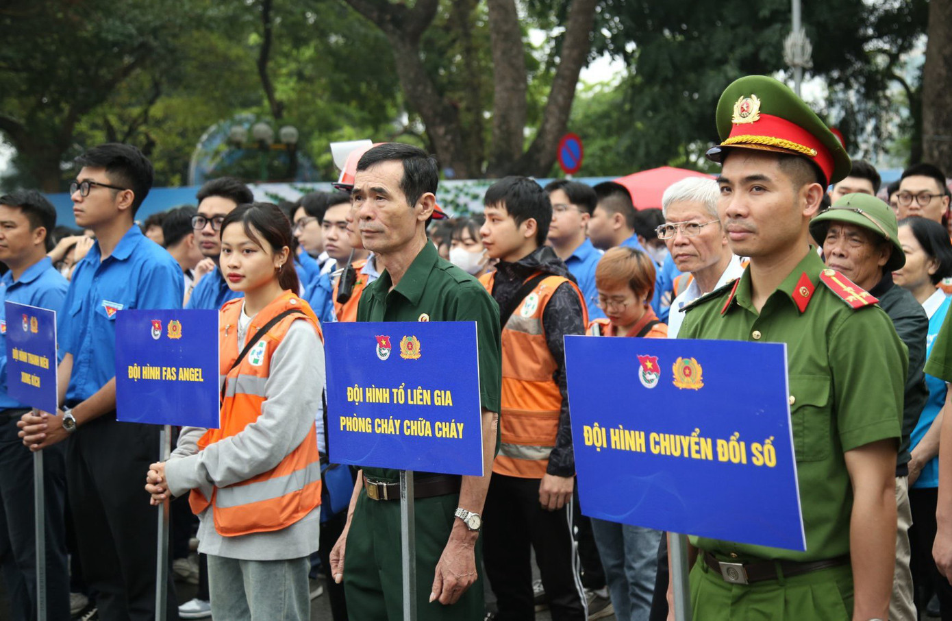 Nhiều hoạt động hưởng ứng Năm An toàn giao thông 2024 triển khai. Nhiều hoạt động hưởng ứng Năm An toàn giao thông 2024 triển khai.