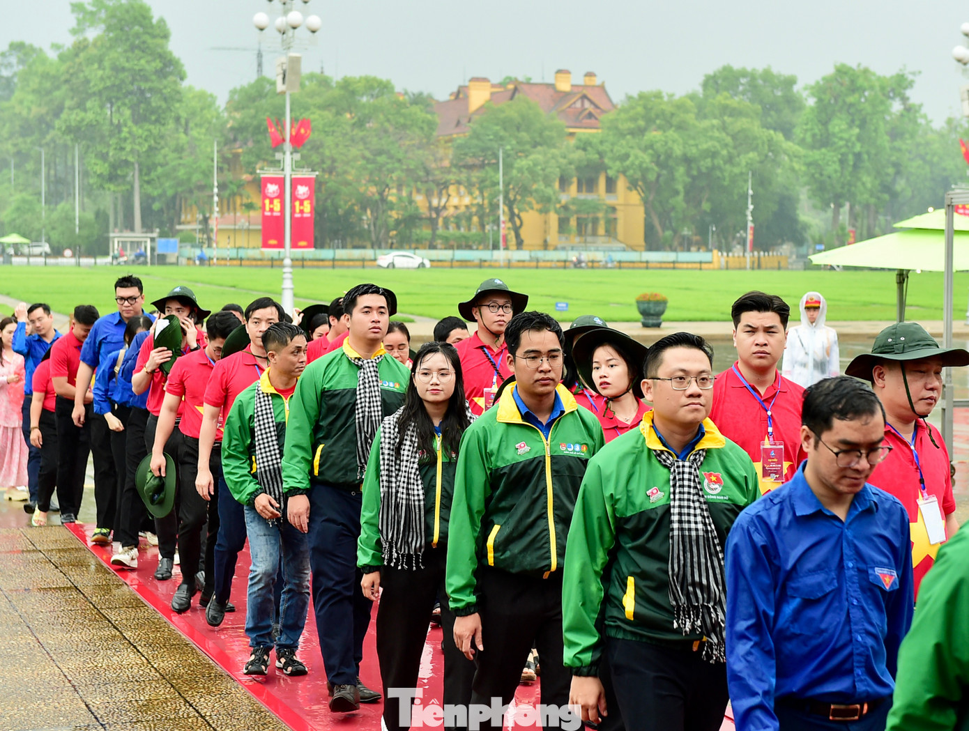 Trước lễ xuất quân, các đoàn hành trình vào Lăng viếng Chủ tịch Hồ Chí Minh, dâng hương tại Đài tưởng niệm các anh hùng liệt sĩ Bắc Sơn; dâng hương tại nhà Đại tướng Võ Nguyên Giáp. Trước lễ xuất quân, các đoàn hành trình vào Lăng viếng Chủ tịch Hồ Chí Minh, dâng hương tại Đài tưởng niệm các anh hùng liệt sĩ Bắc Sơn; dâng hương tại nhà Đại tướng Võ Nguyên Giáp.
