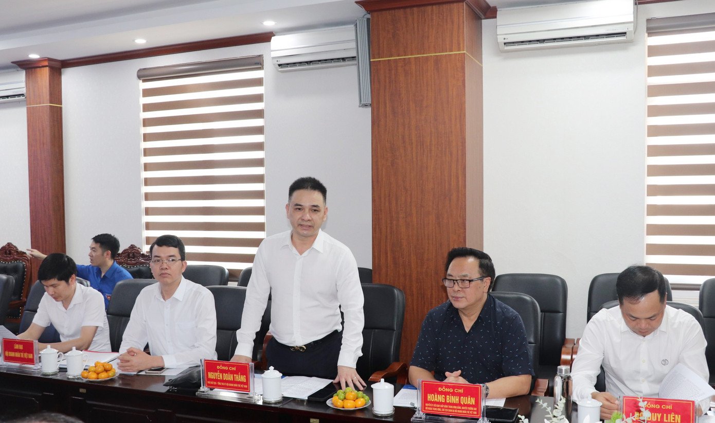 Anh Nguyễn Doãn Thắng trao đổi tại buổi làm việc. Ảnh: BTC Anh Nguyễn Doãn Thắng trao đổi tại buổi làm việc. Ảnh: BTC